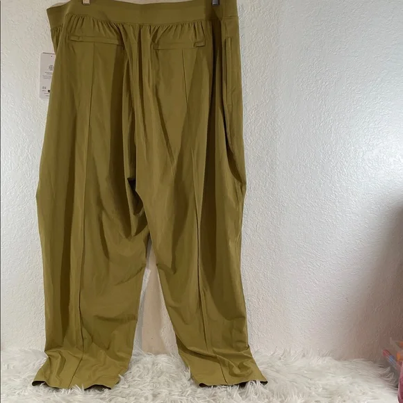 ATHLETA Vienna Slim Split Hem Lightweight Stretch Travel Pants Size 20 NEW - Picture 6 of 16